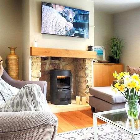 Woodbine Cottage バートン・オン・ザ・ウォーター エクステリア 写真