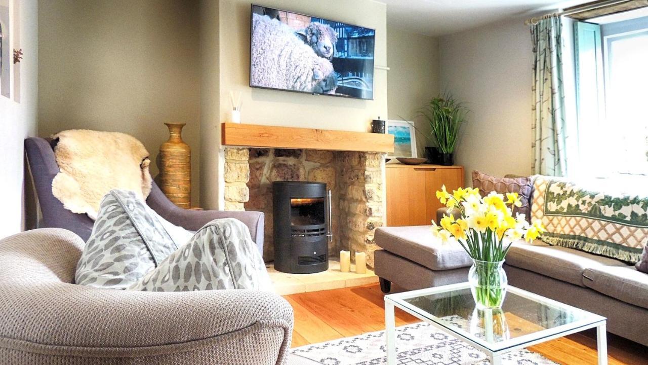 Woodbine Cottage バートン・オン・ザ・ウォーター エクステリア 写真
